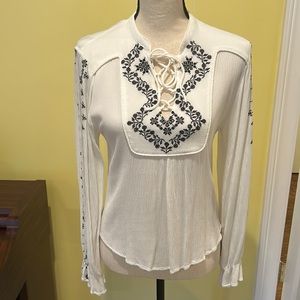 Women’s embroidered blouse from H&M Size 6